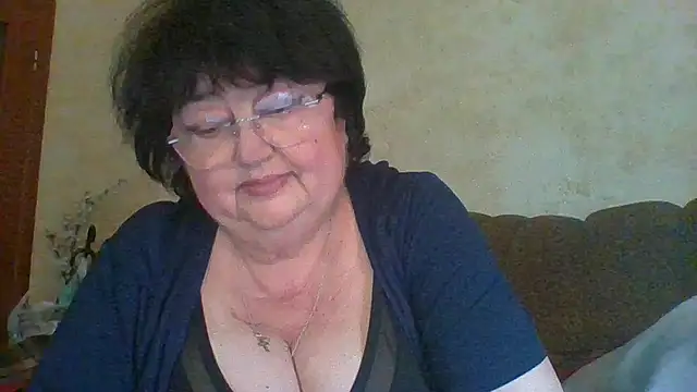 Snapshot of MilaSky5303 chatting on April 12, 9:58 am MilaSky5303 online show from April 12, 9:58 am