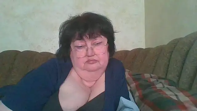 Snapshot of MilaSky5303 chatting on April 13, 1:05 pm MilaSky5303 online show from April 13, 1:05 pm