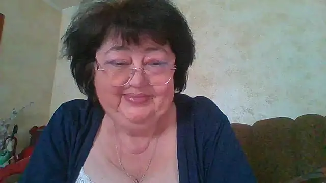 Snapshot of MilaSky5303 chatting on April 19, 12:26 pm MilaSky5303 online show from April 19, 12:26 pm