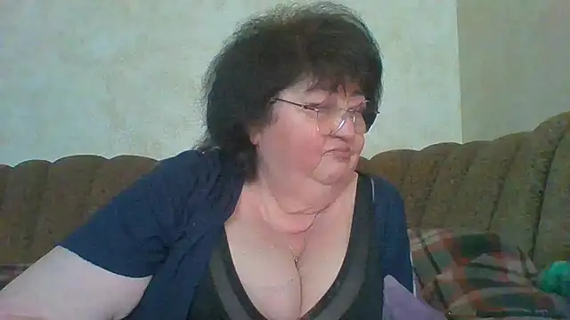 Snapshot of MilaSky5303 chatting on April 23, 12:29 pm MilaSky5303 online show from April 23, 12:29 pm