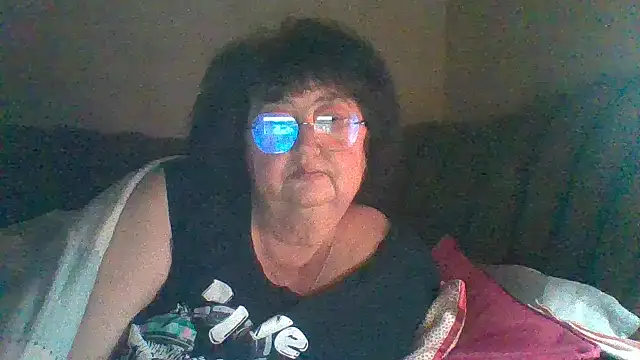 Snapshot of MilaSky5303 chatting on May 11, 12:16 am MilaSky5303 online show from May 11, 12:16 am