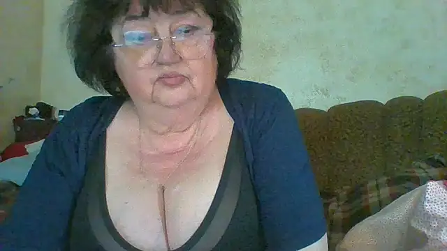 Snapshot of MilaSky5303 chatting on May 14, 2:57 pm MilaSky5303 online show from May 14, 2:57 pm
