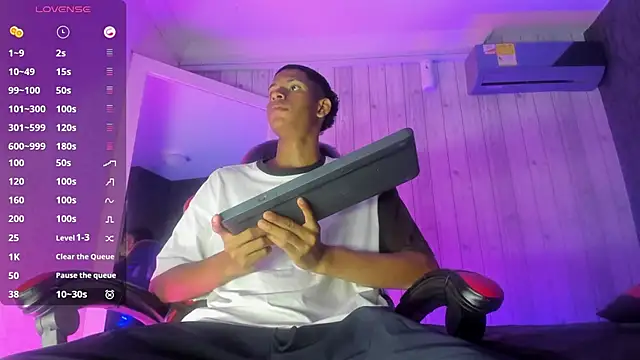 Erick wal online show from October 3, 7:55 pm