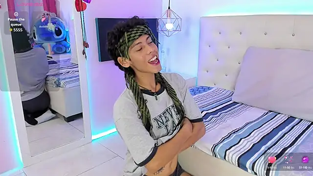 Thedoll ethan7 online show from October 6, 7:55 pm