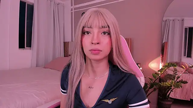 Snapshot of EmystarX chatting on June 6, 11:31 pm EmystarX online show from June 6, 11:31 pm