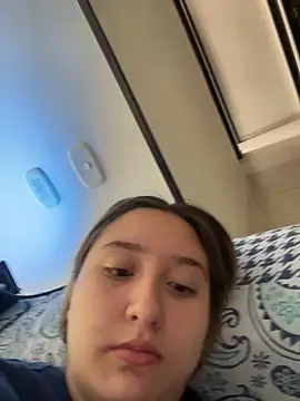 Snapshot of MoraInFire chatting on December 4, 6:05 pm MoraInFire online show from December 4, 6:05 pm