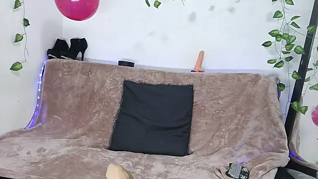 LupinkDemian online show from June 10, 12:48 pm