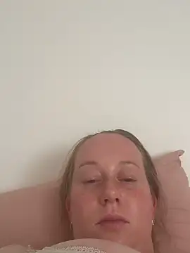 Snapshot of Eflctt chatting on September 20, 3:24 pm Eflctt online show from September 20, 3:24 pm