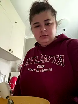 Snapshot of AliceCurlyX chatting on December 5, 10:24 am AliceCurlyX online show from December 5, 10:24 am