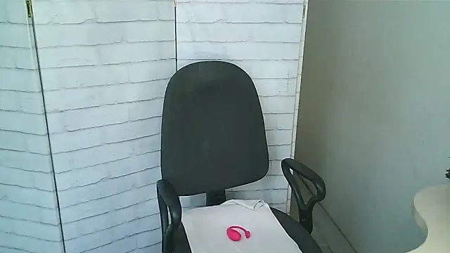 Helen xi  online show from January 15, 5:23 am