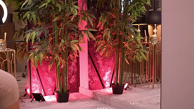 Snapshot of StephieRouse chatting on March 12, 7:36 am StephieRouse online show from March 12, 7:36 am