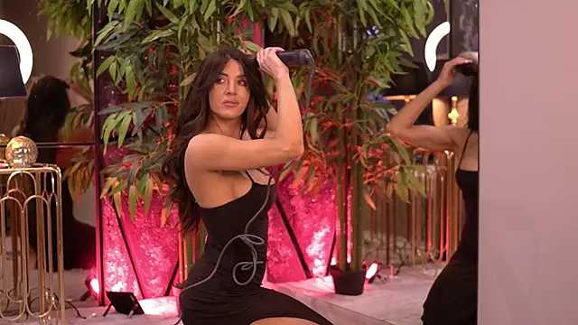 Snapshot of StephieRouse chatting on March 27, 8:37 am StephieRouse online show from March 27, 8:37 am