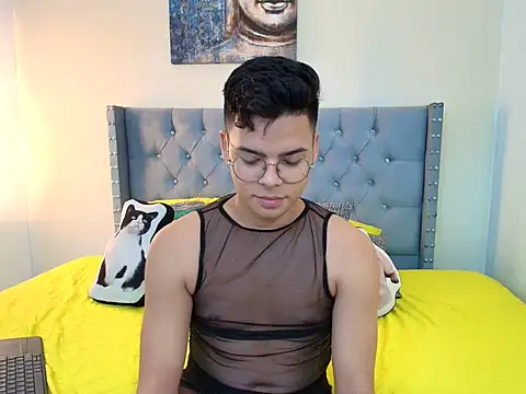 stewart mateo  online show from November 30, 9:19 pm