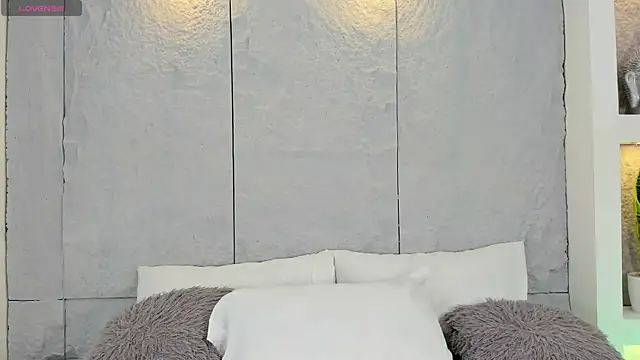 AlassiaHocthner online show from March 17, 11:57 am