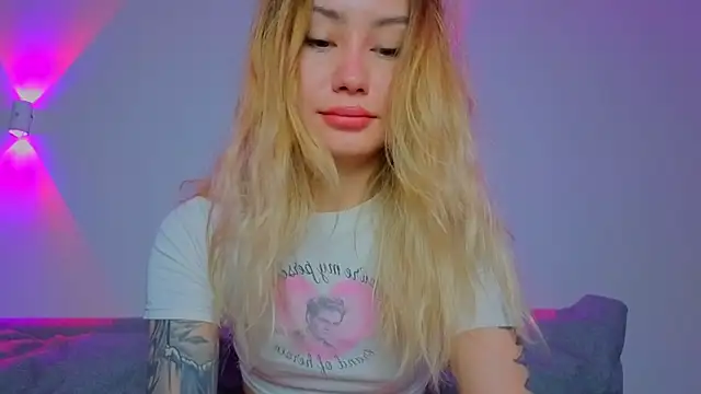 Snapshot of baobei03 chatting on April 4, 4:44 am baobei03 online show from April 4, 4:44 am