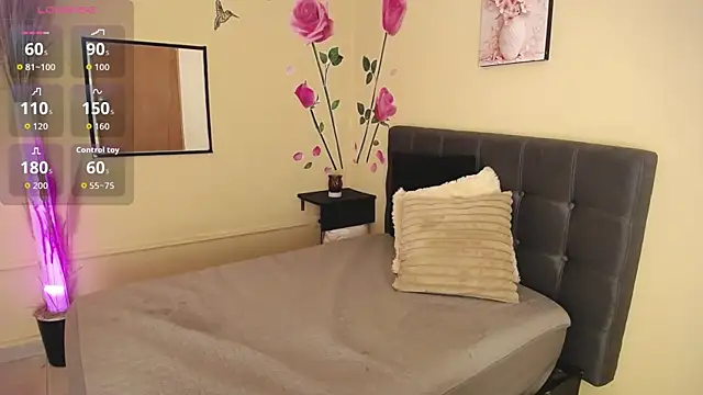 BrendaRojas  online show from October 11, 1:42 pm