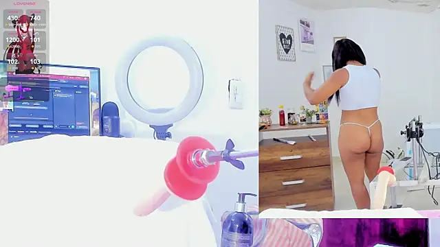 Snapshot of Rosy_Emely chatting on October 25, 9:28 am Rosy Emely online show from October 25, 9:28 am