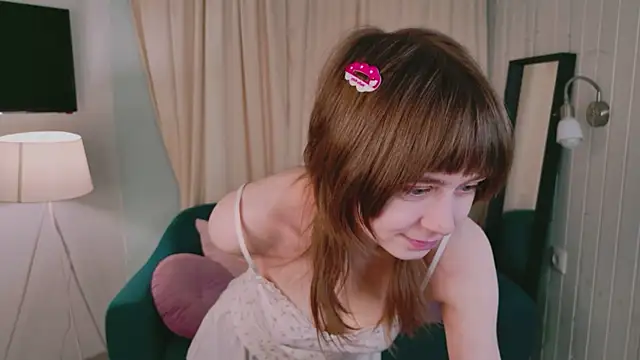 Snapshot of Katie_ktk chatting on April 14, 5:57 am Katie ktk online show from April 14, 5:57 am