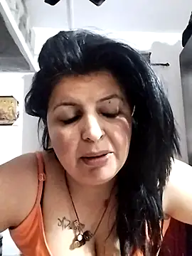 Snapshot of Jann_Riya333 chatting on February 16, 12:51 am Jann Riya333 online show from February 16, 12:51 am