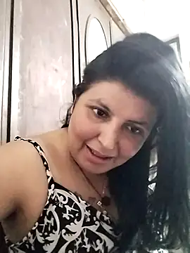 Snapshot of Jann_Riya333 chatting on May 2, 5:18 pm Jann Riya333 online show from May 2, 5:18 pm