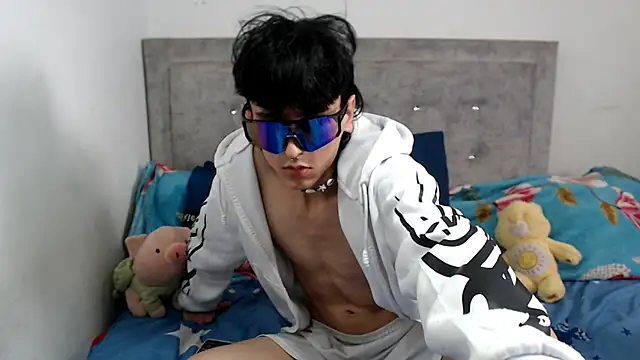 Snapshot of dylann_ross chatting on April 15, 7:58 pm dylann ross online show from April 15, 7:58 pm