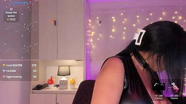 VickyRuiz  online show from May 26, 8:05 pm