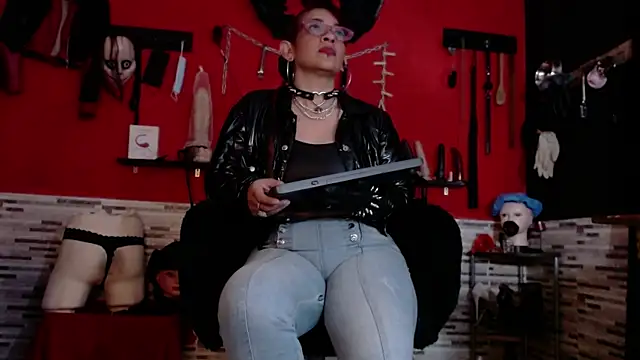 Snapshot of Miss_Mirandaa chatting on September 16, 5:08 am Miss Mirandaa online show from September 16, 5:08 am