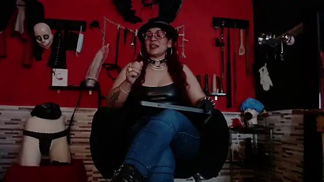 Snapshot of Miss_Mirandaa chatting on October 31, 1:39 am Miss Mirandaa online show from October 31, 1:39 am