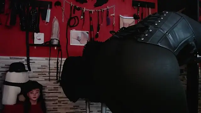 Miss Mirandaa online show from December 13, 10:37 pm