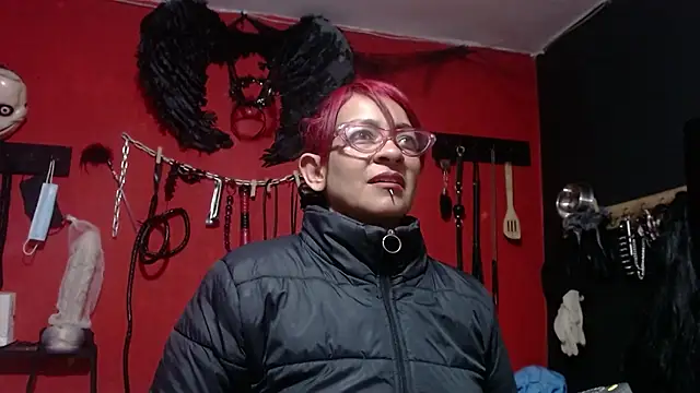 Miss Mirandaa online show from December 18, 4:35 pm