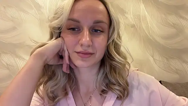 AdeleEverhart online show from December 2, 7:20 pm