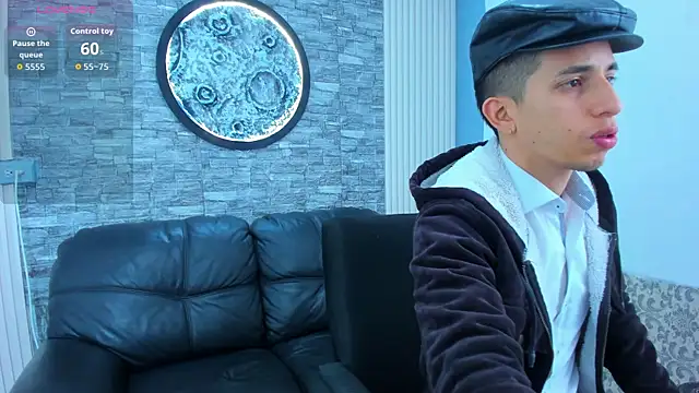 Snapshot of Alexander_gold chatting on October 18, 12:17 pm Alexander gold online show from October 18, 12:17 pm