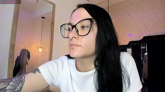 Snapshot of Zami_Escobar_of chatting on November 18, 6:56 pm Zami Escobar of online show from November 18, 6:56 pm