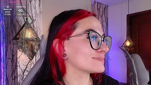 Snapshot of Zami_Escobar_of chatting on March 1, 5:26 pm Zami Escobar of online show from March 1, 5:26 pm