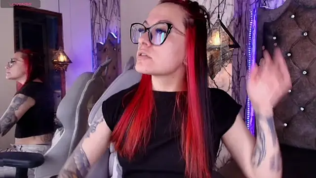 Snapshot of Zami_Escobar_of chatting on March 16, 6:45 pm Zami Escobar of online show from March 16, 6:45 pm