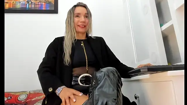 Ms lunaRose online show from May 30, 1:46 am