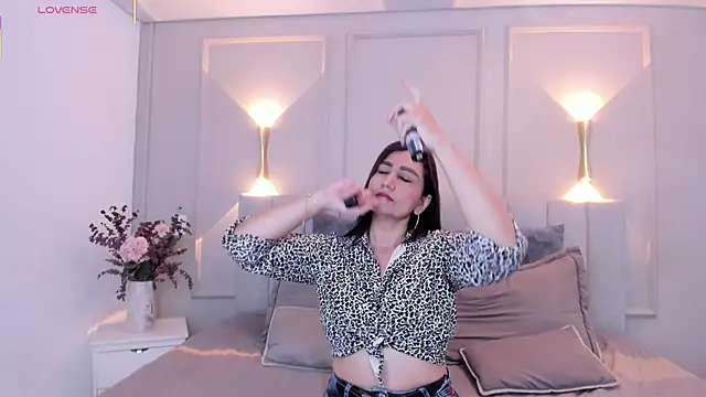 Snapshot of victoria_bourne chatting on February 28, 7:15 pm victoria bourne online show from February 28, 7:15 pm