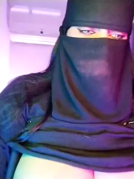 Snapshot of lilyan12 chatting on March 20, 12:37 am lilyan12 online show from March 20, 12:37 am