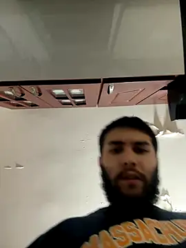 Snapshot of Diicaprio69 chatting on September 25, 9:40 pm Diicaprio69 online show from September 25, 9:40 pm