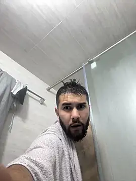 Snapshot of Diicaprio69 chatting on October 15, 8:42 pm Diicaprio69 online show from October 15, 8:42 pm