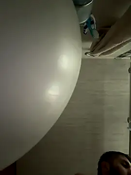 Snapshot of Diicaprio69 chatting on October 16, 8:21 pm Diicaprio69 online show from October 16, 8:21 pm