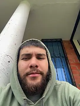 Snapshot of Diicaprio69 chatting on October 25, 8:03 pm Diicaprio69 online show from October 25, 8:03 pm