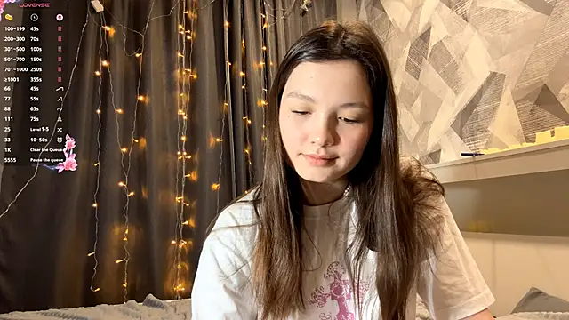 KiraVelvet online show from December 5, 11:08 am