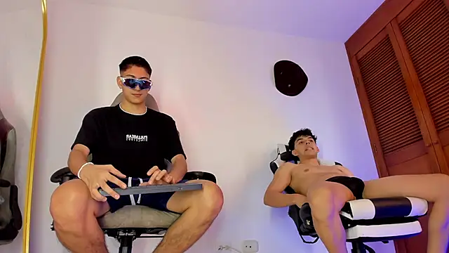 Snapshot of sotooliver3 chatting on September 21, 7:15 pm sotooliver3 online show from September 21, 7:15 pm