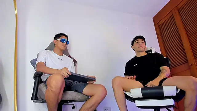 sotooliver3 online show from March 26, 8:14 pm