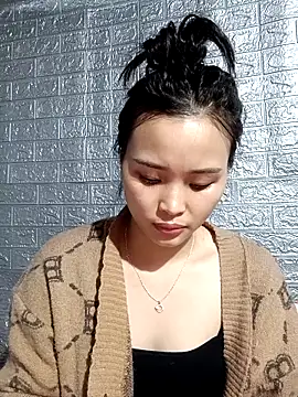 Lili lovely online show from December 19, 2:13 pm