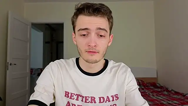 Snapshot of spider____man chatting on April 1, 1:52 pm spider man online show from April 1, 1:52 pm