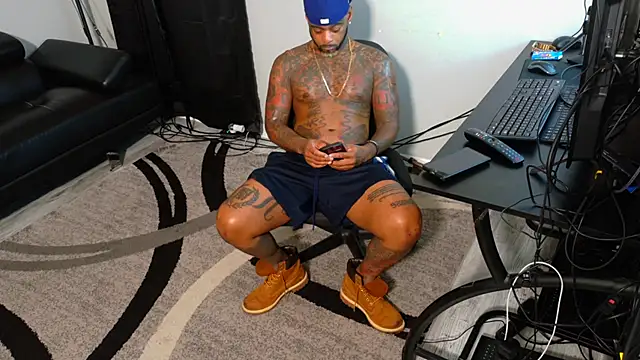 SLANGONDEMHOES online show from November 9, 6:17 pm