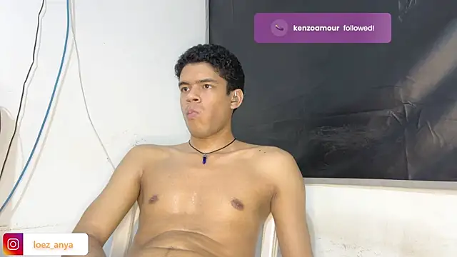 jonhsebastiann online show from July 15, 8:41 am