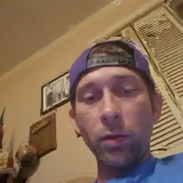 Snapshot of mresquared chatting on May 12, 10:40 pm mresquared online show from May 12, 10:40 pm